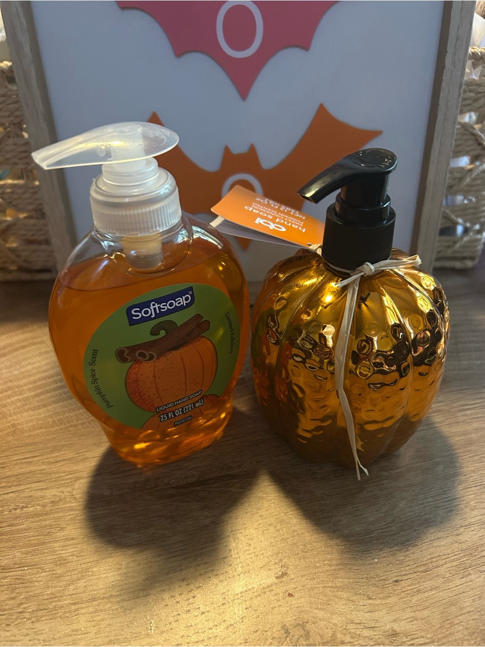 Pumpkin sweet cinnamon and Softsoap Pumpkin Spice Scent